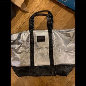 Victoria Secret XL Tote preloved silver & Black🔥